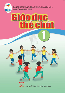 Người dân đọc sách trong lúc chờ xem duyệt binh